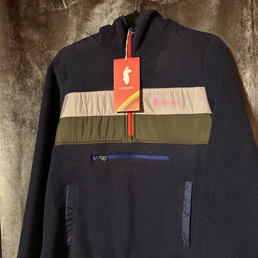 NWT Cotopaxi women’s 1/2 zip recycled fleece jacket.  Star gazer. Size: Medium.